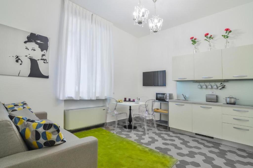 Italianway - Massari 22 * Mailand